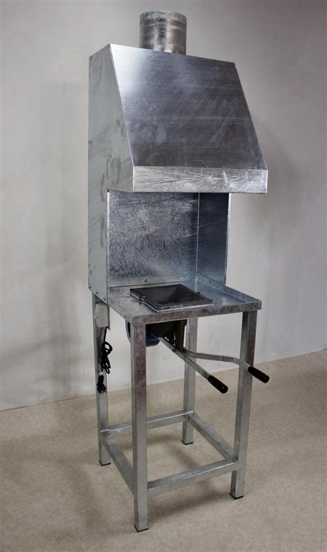 Sehr beliebt sind diese heizgeräte bei studenten, da das gerät in den jeweiligen raum gestellt werden kann und den raum in relativ kurzer zeit energiesparend auf eine angenehme temperatur aufheizt. BECMA verzinkte Feldschmiede + Rauchfang mit hochwertiger ...