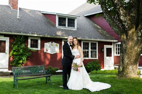 An authentic wedding barn experience. My Favorite Barn Wedding Venues in CT | CT Wedding ...