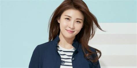 His funeral service will be held privately among his family members and friends. All About Ha Ji-won: Profile, Husband, Sister, Brother ...