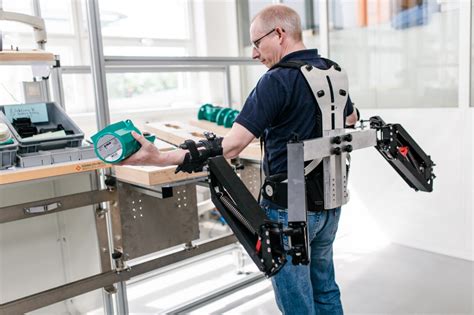 Robomate Exoskeleton Will Make It Ten Times Easier For Workers To Lift