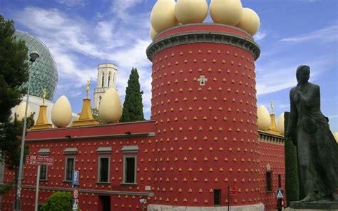 A Spanish Affair Full Day Tour Of Girona Figueres And Dali Museum