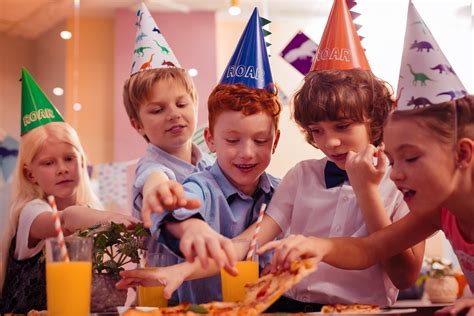 How To Arrange A Childs Sports Themed Birthday Party Stars And Strikes