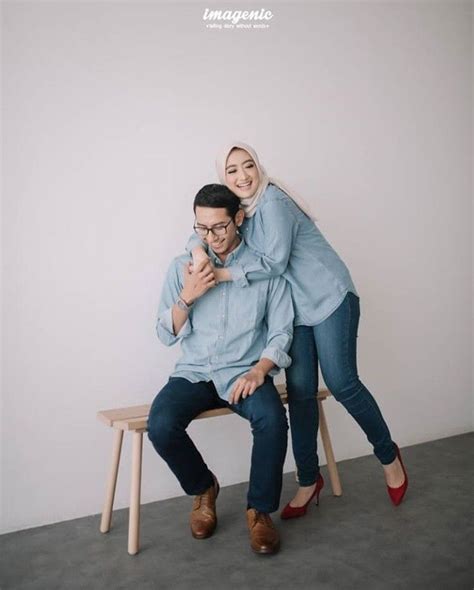 Pada kesempatan kali ini kami berbagi informasi seputar dunia couple yang dalam segmen ini adalah baju couple online dan semoga bermanfaat untuk anda semua. Baju Pengantin Couple Bareng Temen - Sape nak jadi prince ...