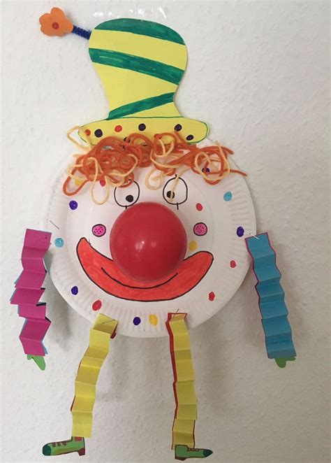 So wird es möglich, sich in den charakter, den das kostüm vorgibt, hineinzuversetzen. Pappteller-Clown - ein tolles DIY zu Fasching/Karneval ...