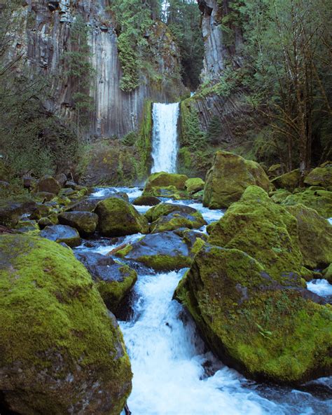 Oregon Falls In Umpqua National Forest Oregon 2981 X 3726 Oc R