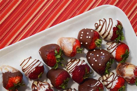 Chocolate Covered Strawberries 64A