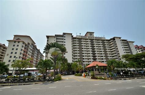 Никого (смотреть, когда люди чекинятся). Glory Beach Resort Apartment, Batu 2 Jalan Seremban ...