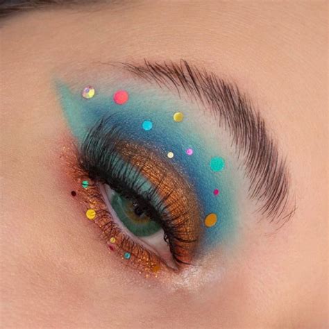 35 Eyeshadow Makeup Looks — Colorful Spotty Eyeshadow Makeup