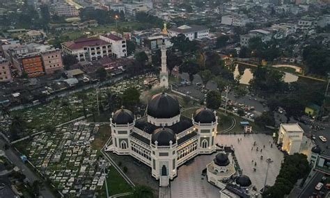 Wallpaper Pemandangan Kota Jakarta Malam Hari Jejakpiknik Sumatera