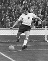 Bobby Robson of England in 1962. | England football team, England ...