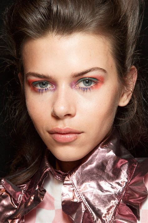 All The Leading Beauty Trends From London Fashion Week Classic Makeup