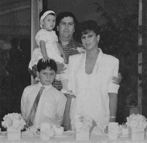 Pablo escobar was born on december 1, 1949 in rionegro, medellín, colombia as pablo emilio escobar gaviria. „Popeye" in Freiheit: Für Escobar tötete er 250 Menschen ...