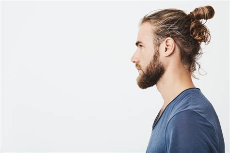 13 Model Rambut Kuncir Pria Yang Populer Di Tahun 2021