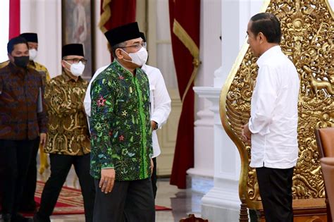 Sekretariat Kabinet Republik Indonesia President Jokowi Receives