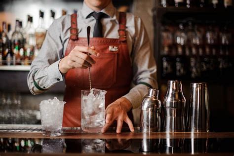 5 Top Best Bartending Schools In The World