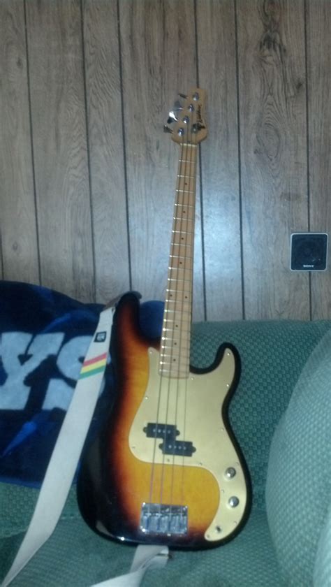 Washburn Lyon P Bass