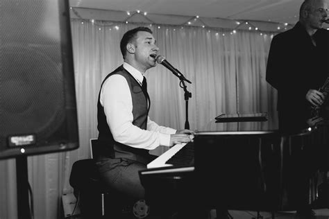 Carl Sinclair Duo | Fizzy Moon Brewhouse