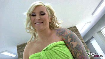 Tattooed Blonde S Huge Boobs Bounce All Over When Pussy Stuffed