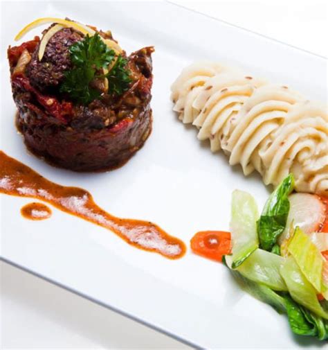 Season the tenderloin well on both sides with salt and pepper. Beef Tenderloin Plating Ideas / Food Plating Idea. Beef ...