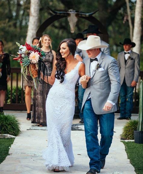 Western Wedding Cowgirl Wedding Dress Cowgirl Wedding Wedding Dress Styles