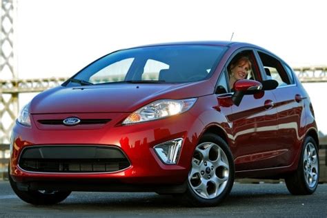 Used 2013 Ford Fiesta Se Hatchback Review And Ratings Edmunds