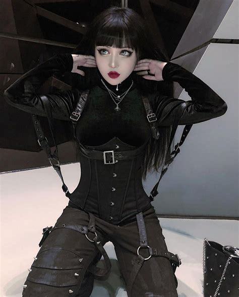 Hermosa Kina Shen Goth Fashion Gothic Fashion Goth Beauty