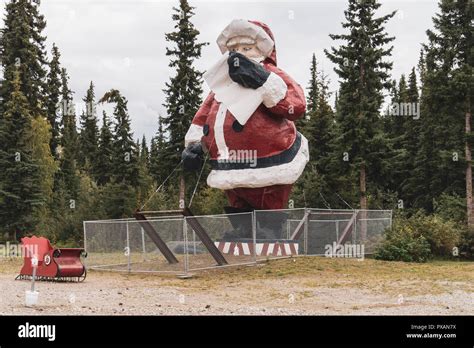 August 10 2018 North Pole Alaska Giant Santa Claus Statue Outside