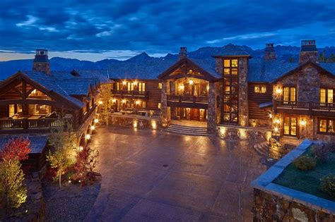 In Montana A Big House To Go With The Big Sky Mansions Nice Big