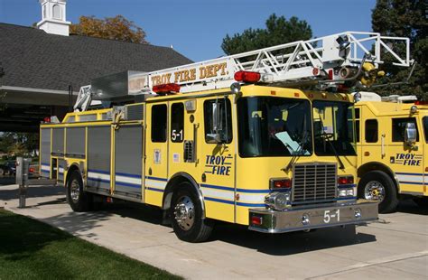 Hme Ladder 5 1 Hme Ladder Truck Of The Troy Michigan Fire Flickr