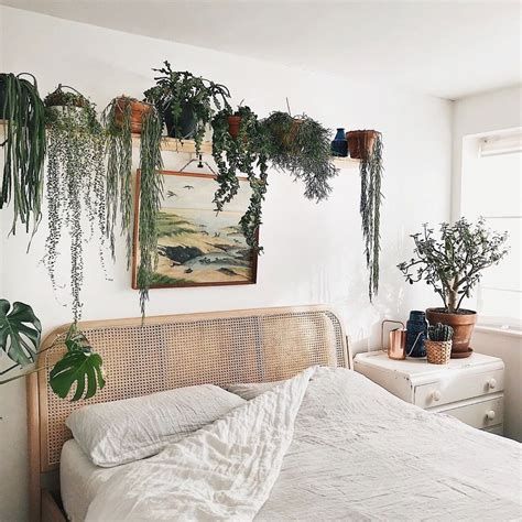 A Complete Guide To Makes Bohemian Bedroom With Plants Decoomo