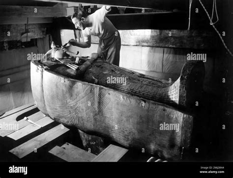 Harry Burton Tutankhamen Hi Res Stock Photography And Images Alamy