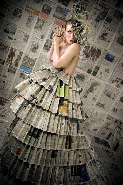 Pin De Laura Marcela En Moda Moda Reciclada Moda De Papel Traje De