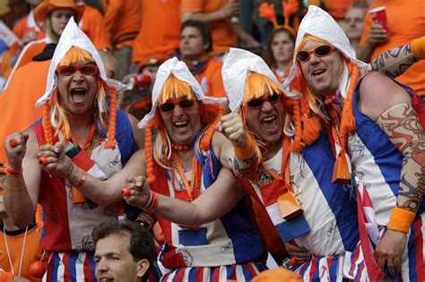 De voorbereiding van la roja was op zijn zachtst gezegd niet optimaal door de vele blessures en ook nog een. Kantine open voor WK Nederland-Spanje - Handbalvereniging ...