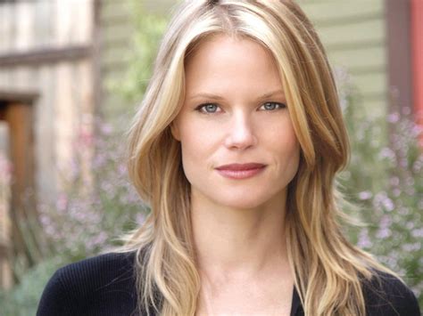 American Actress Joelle Carter To Narrate Giant Screen Film “secrets Of The Sea” Macgillivray