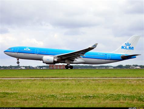 Ph Aoi Klm Airbus A330 200 At Amsterdam Schiphol Photo Id 304074
