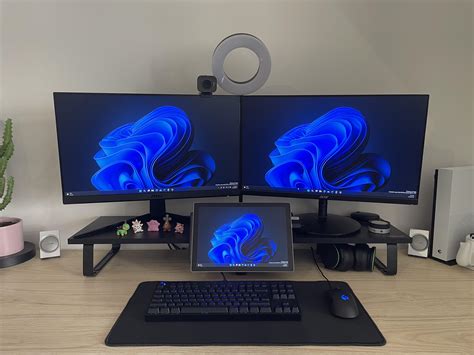 My Triple Monitor Surface Pro Setup Its Still A Work In Progress