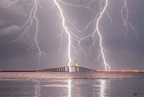 Incredible lightning show electrifies Sunshine Skyway Bridge, Florida ...