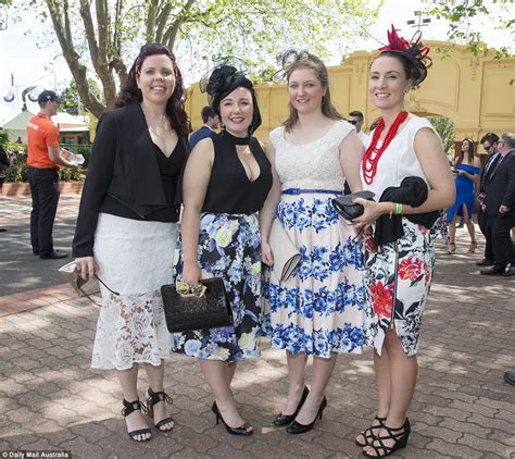 Caulfield Cup Racegoers Dress To Impress In Melbourne Daily Mail Online