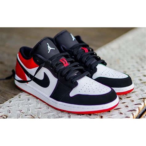 新素材新作 Nike Air Jordan 1 Low Black Toe Kids