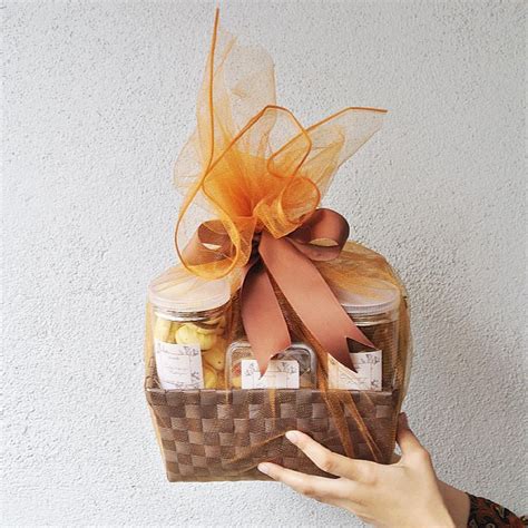 9 Insta Shops To Check Out For Beautiful Modern Raya Hampers