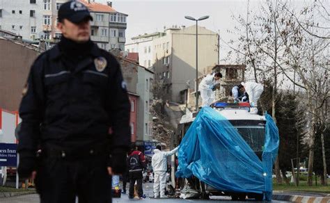 Blast In Istanbul Injures 10 Police Officers The New York Times