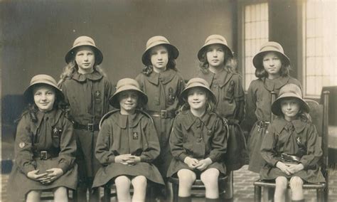 Members Of 1st Burley In Wharfedale Brownies Who Had Performed Oaken