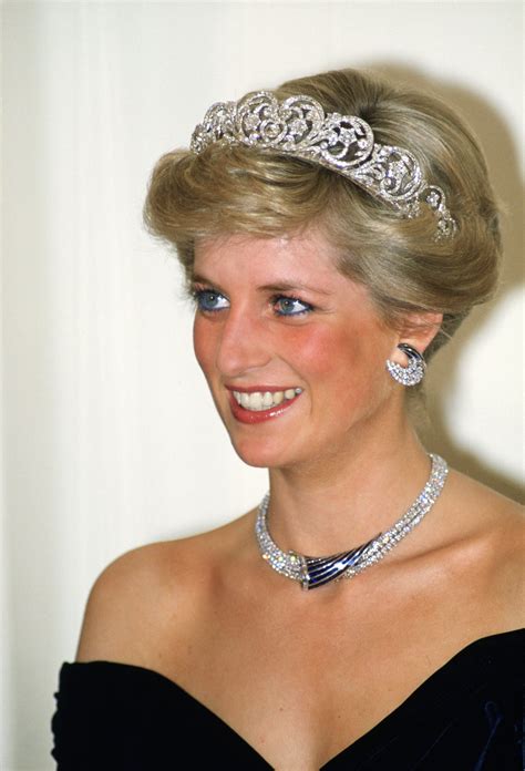 Diana Princess Of Wales Wears A Sapphire And Diamond Necklace Which Princess Diana