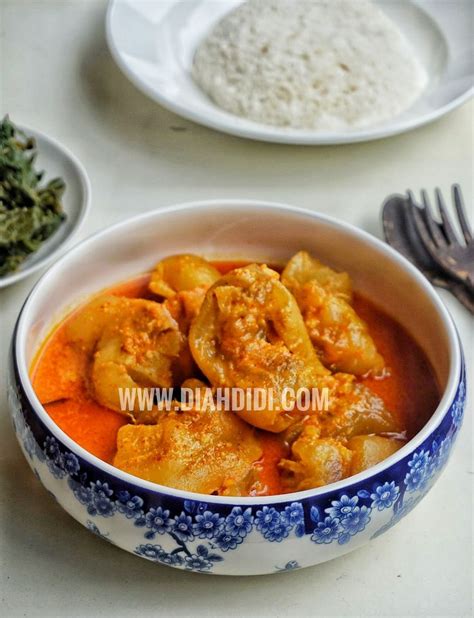 Ayam goreng literally means fried chicken in malay (including both indonesian and malaysian standards) and also in many indonesian regional languages (e.g. Diah Didi's Kitchen: Gulai Tunjang | Resep masakan, Resep masakan asia, Gulai