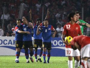 Dalam hitungan jam laga antara timnas indonesia melawan malaysia akan dimulai. Video Indonesia Vs Malaysia 2-1 Leg Ke Dua Final Piala AFF 2010 - Hanya Berbagi | Ayam Berkokok