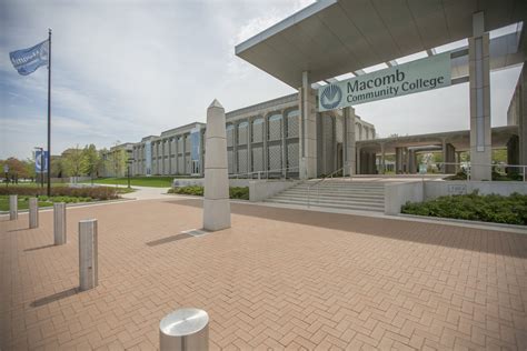 Macomb Community College South Campus Entry — Hobbsblack Architects