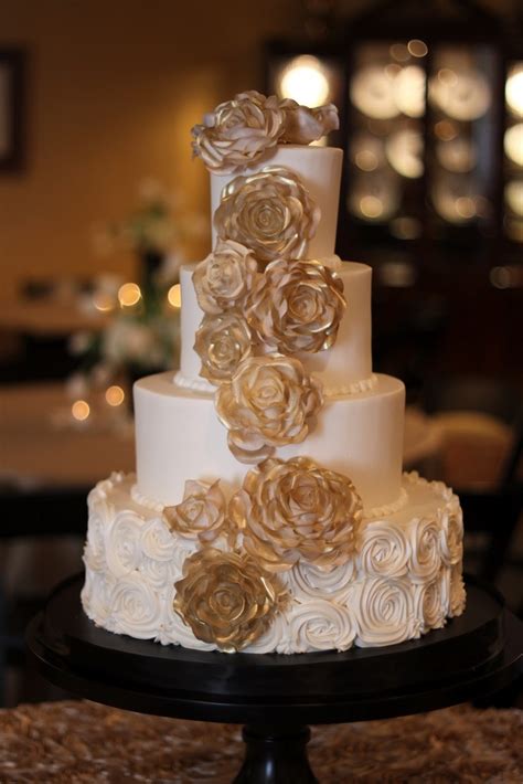 Gold And Ivory Wedding Cake Details Weddings And Events