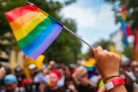 La Bandera Del Orgullo Lgbtq Se Actualiza Para Ser Más Inclusiva