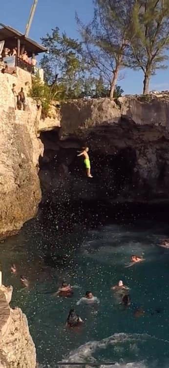 cliff diving rick s cafe in negril 2019 cliff diving negril outdoor