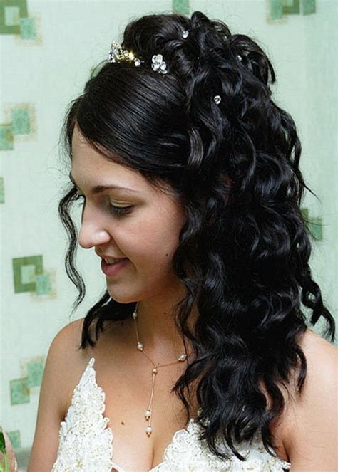 Wedding Curly Hairstyles 20 Best Ideas For Stylish Brides The Xerxes